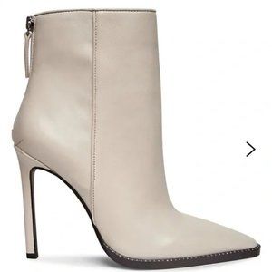 Steve Madden Vegas Stiletto Bootie Ivory and Black, Brand New